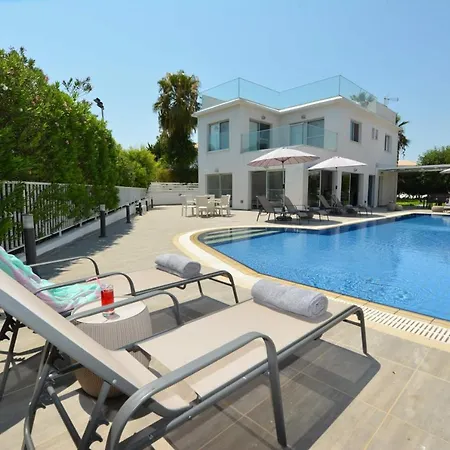 Villa Olympic Gardens *